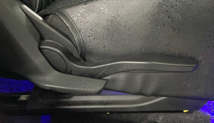 2023 Maruti Swift VXI, Petrol, Manual, 3,876 km, Driver Side Adjustment Panel