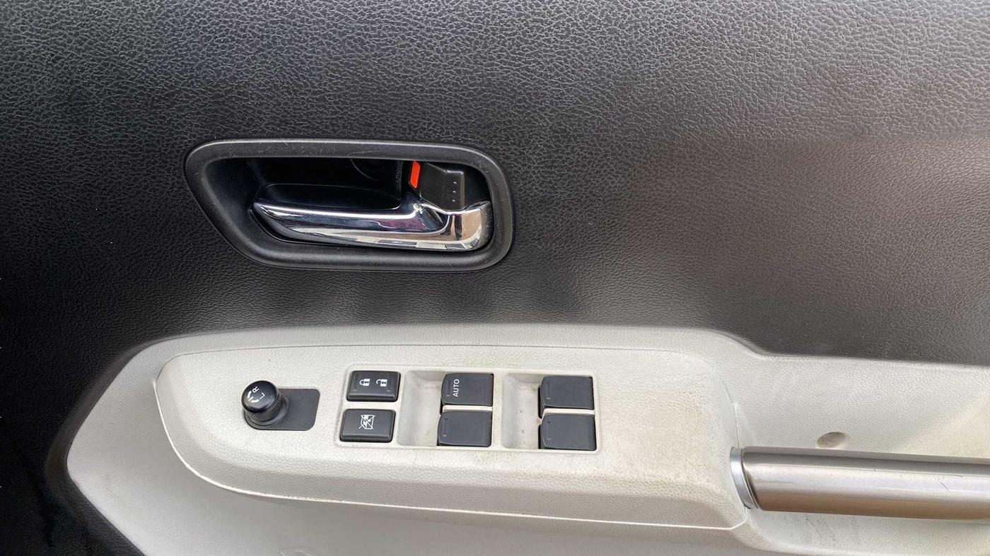 2019 Maruti IGNIS DELTA 1.2 AMT, Petrol, Automatic, 19,469 km, Driver Side Door Panels Control