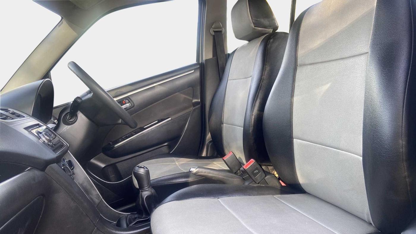2014 Maruti Swift VXI, Petrol, Manual, 52,311 km, Right Side Front Door Cabin