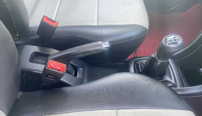 2014 Maruti Swift VXI, Petrol, Manual, 52,311 km, Gear Lever