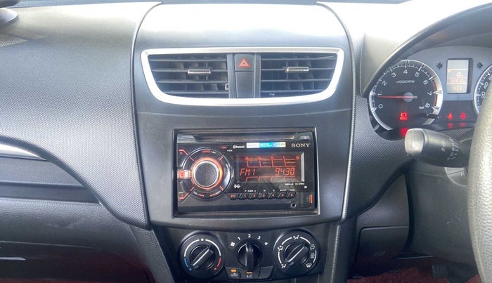2014 Maruti Swift VXI, Petrol, Manual, 52,311 km, Infotainment System