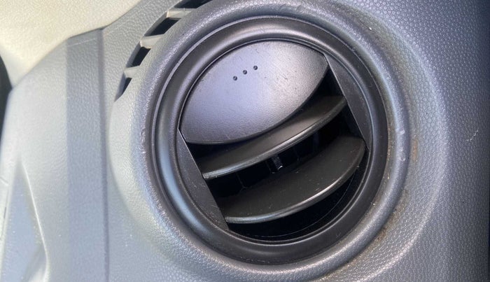 2014 Maruti Alto 800 LXI, Petrol, Manual, 27,896 km, AC Unit - Front vent has minor damage