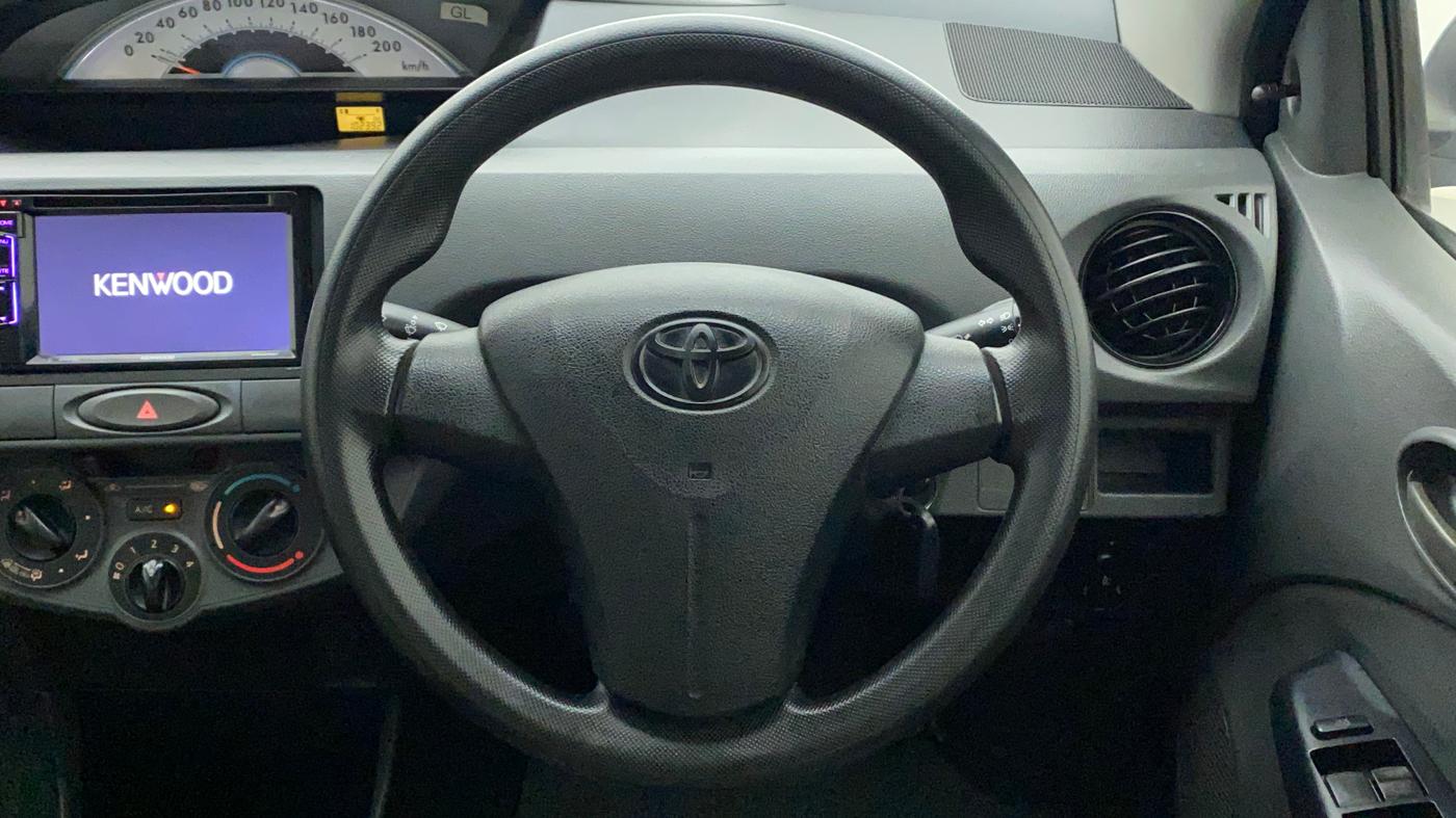 2012 Toyota Etios G, Petrol, Manual, 1,02,392 km, Steering Wheel Close Up