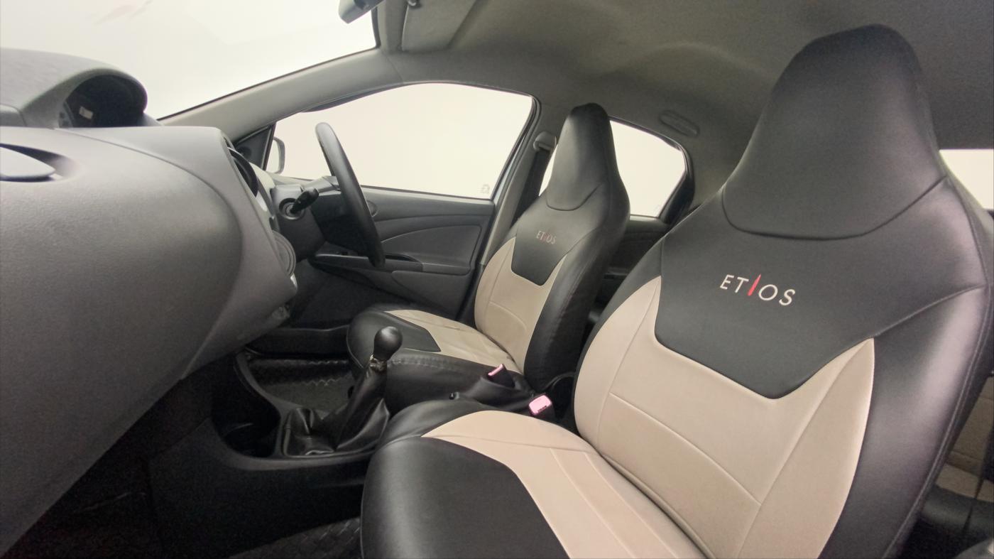 2012 Toyota Etios G, Petrol, Manual, 1,02,392 km, Right Side Front Door Cabin