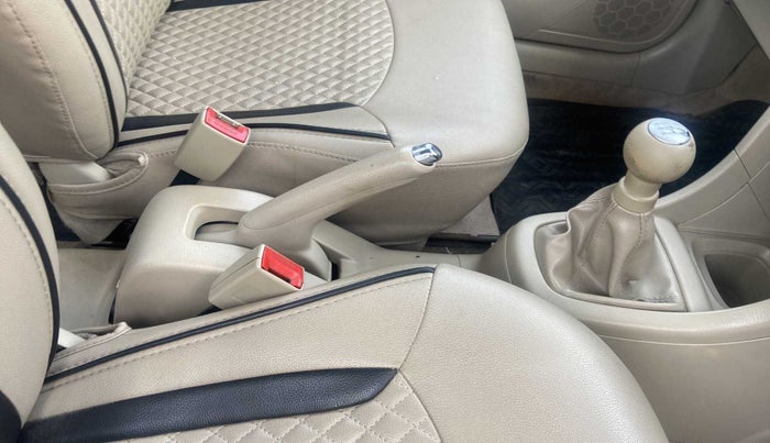 2016 Maruti Swift Dzire VXI, Petrol, Manual, 62,011 km, Gear Lever