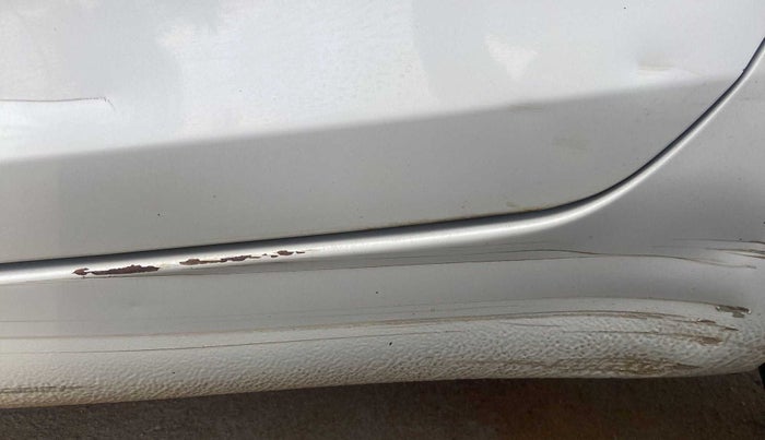 2016 Maruti Swift Dzire VXI, Petrol, Manual, 62,011 km, Left running board - Slightly dented