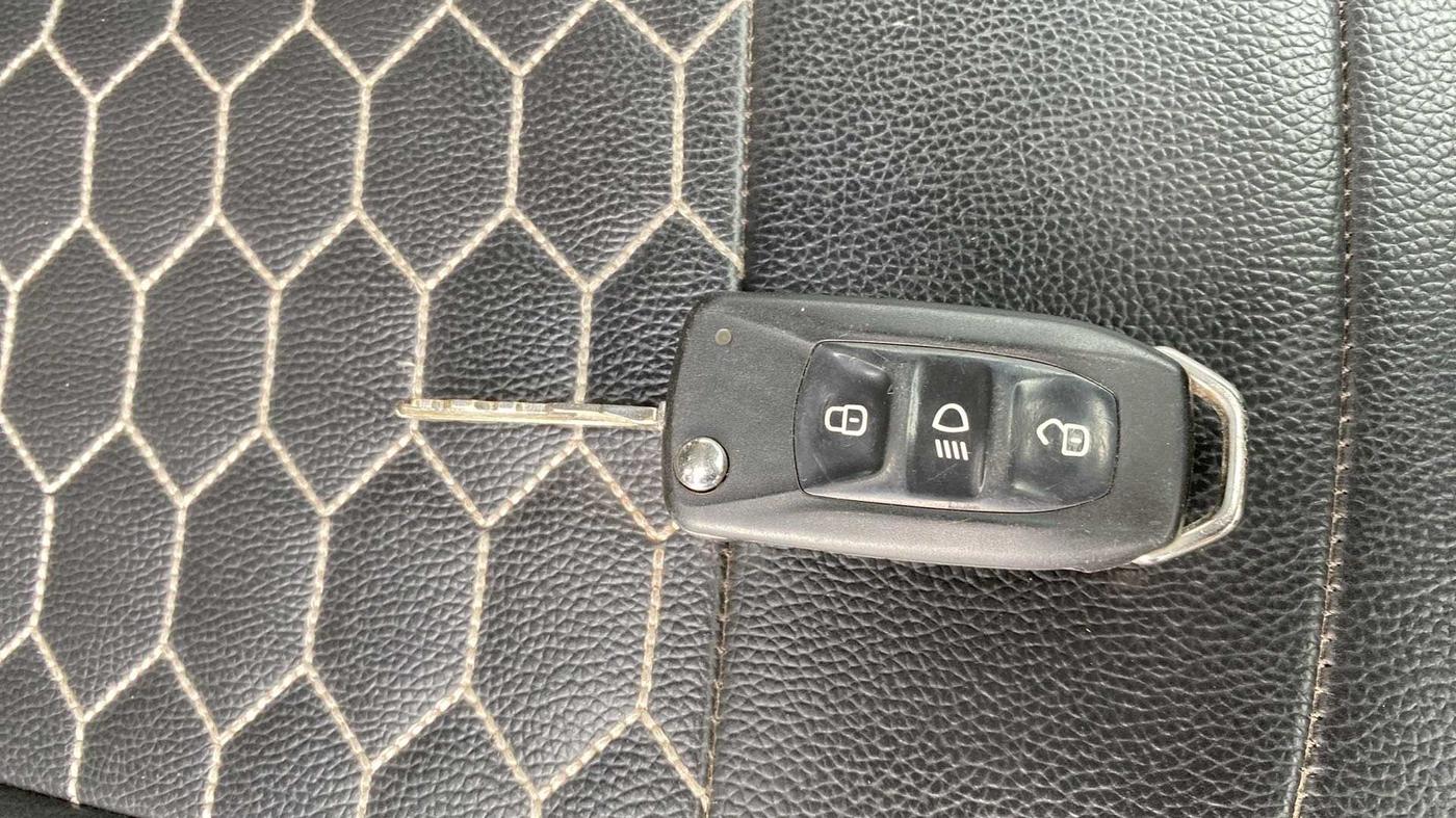 2019 Tata Tiago XZ PETROL, Petrol, Manual, 24,845 km, Key Close Up