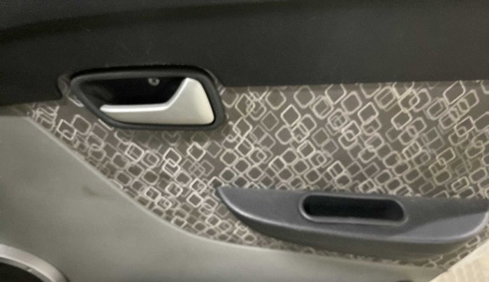 2018 Maruti Alto 800 LXI, Petrol, Manual, 61,139 km, Driver Side Door Panels Control