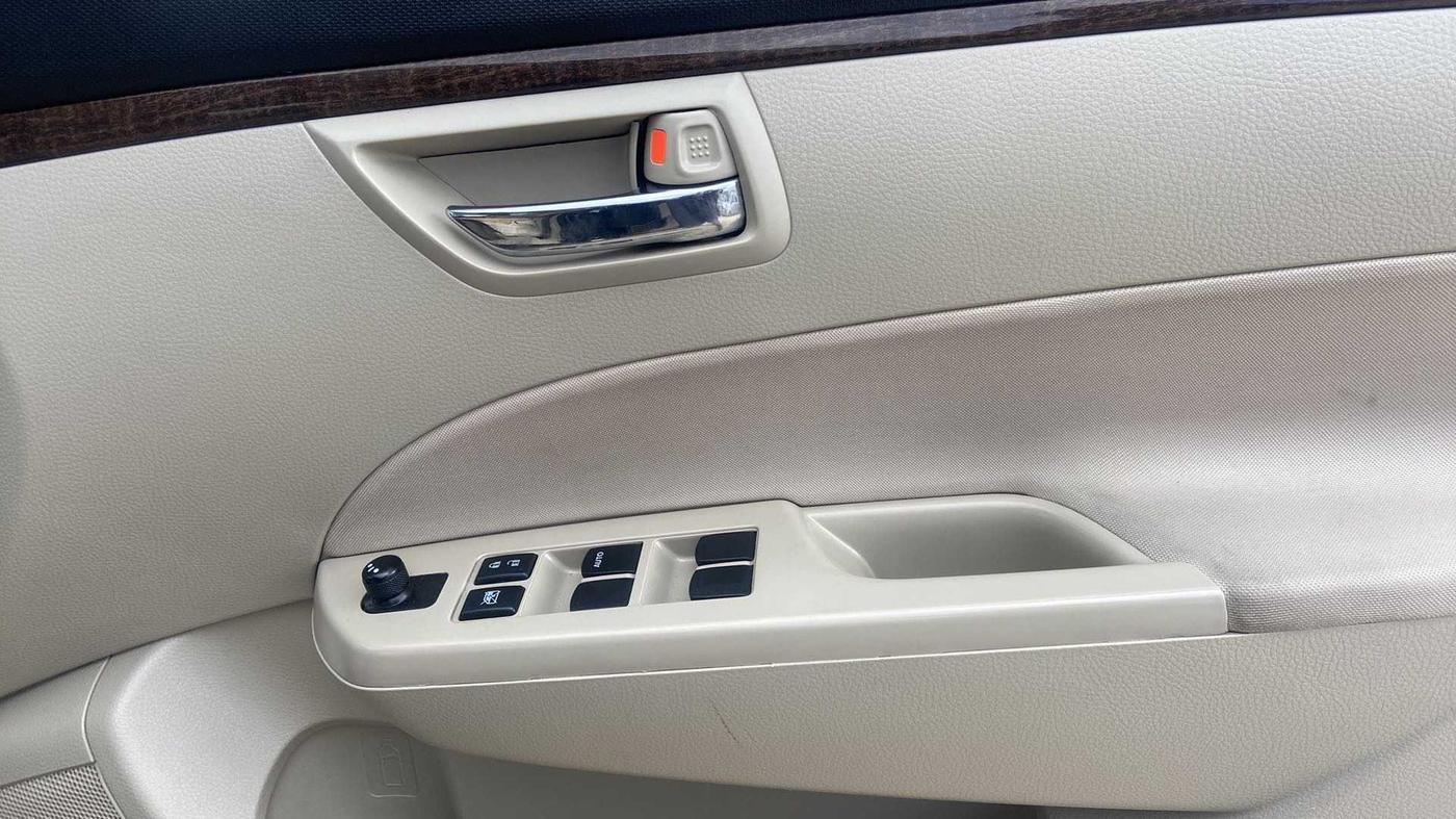 2014 Maruti Swift Dzire VXI, Petrol, Manual, 59,514 km, Driver Side Door Panels Control