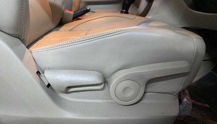 2021 Maruti Ciaz ALPHA  AT 1.5 SHVS PETROL, Petrol, Automatic, 37,617 km, Driver Side Adjustment Panel