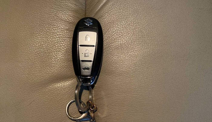 2021 Maruti Ciaz ALPHA  AT 1.5 SHVS PETROL, Petrol, Automatic, 37,617 km, Key Close Up