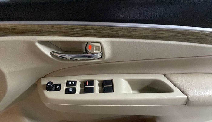 2021 Maruti Ciaz ALPHA  AT 1.5 SHVS PETROL, Petrol, Automatic, 37,617 km, Driver Side Door Panels Control