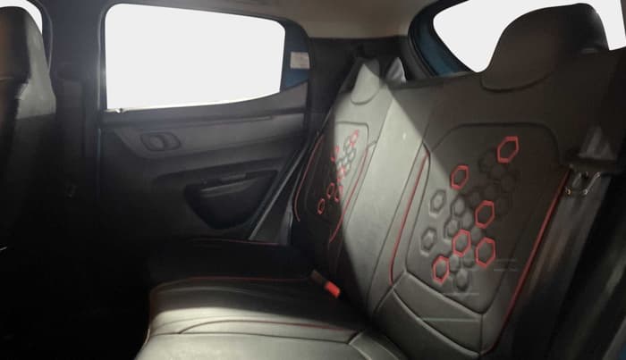 2022 Renault Kwid RXT 1.0 AMT, Petrol, Automatic, 5,840 km, Right Side Rear Door Cabin