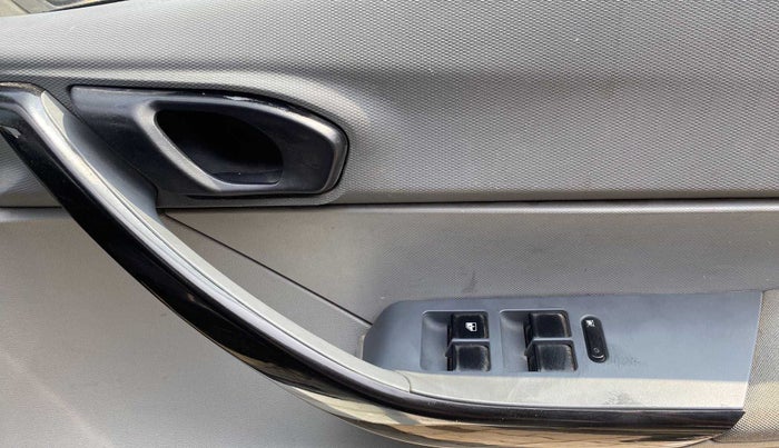 2022 Tata TIGOR XZ CNG, CNG, Manual, 33,296 km, Driver Side Door Panels Control