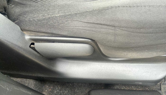 2012 Maruti Swift VXI, Petrol, Manual, 1,12,795 km, Driver Side Adjustment Panel