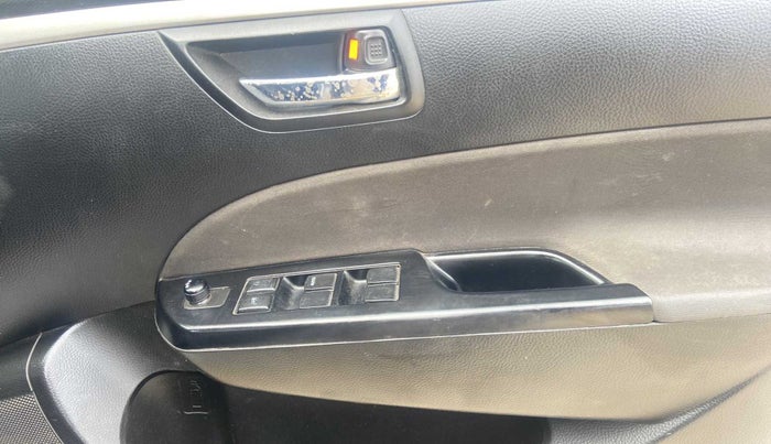 2012 Maruti Swift VXI, Petrol, Manual, 1,12,795 km, Driver Side Door Panels Control