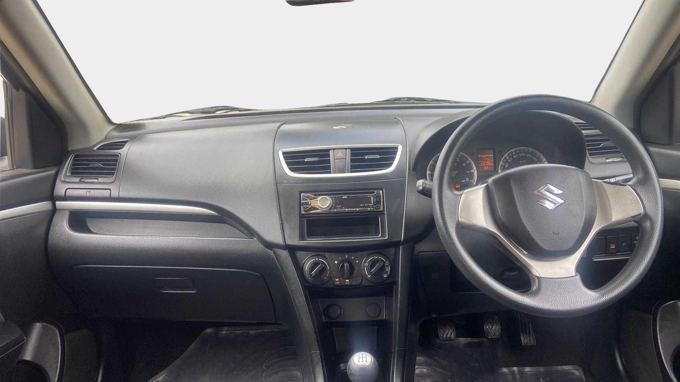 2012 Maruti Swift VXI, Petrol, Manual, 1,12,795 km, Dashboard
