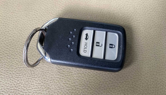 2020 Honda Amaze 1.2L I-VTEC VX, Petrol, Manual, 34,252 km, Key Close Up