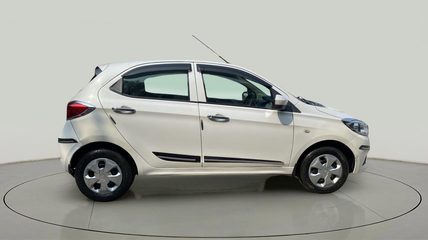 2018 Tata Tiago XT PETROL, Petrol, Manual, 54,618 km, Right Side View