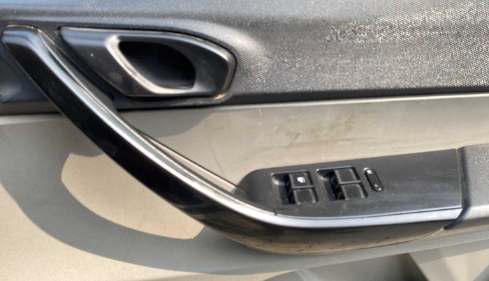 2018 Tata Tiago XT PETROL, Petrol, Manual, 54,618 km, Driver Side Door Panels Control