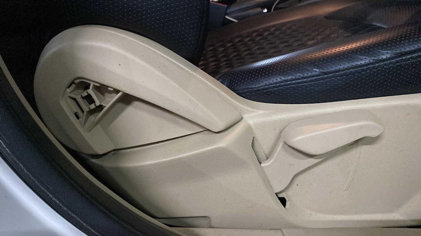 2020 Ford Figo Aspire TITANIUM PLUS 1.5 DIESEL, Diesel, Manual, 37,012 km, Driver Side Adjustment Panel