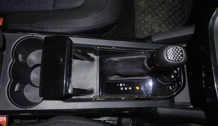 2022 Tata Harrier XZA SUNROOF 2.0L DARK EDITION, Diesel, Automatic, 15,757 km, Gear Lever