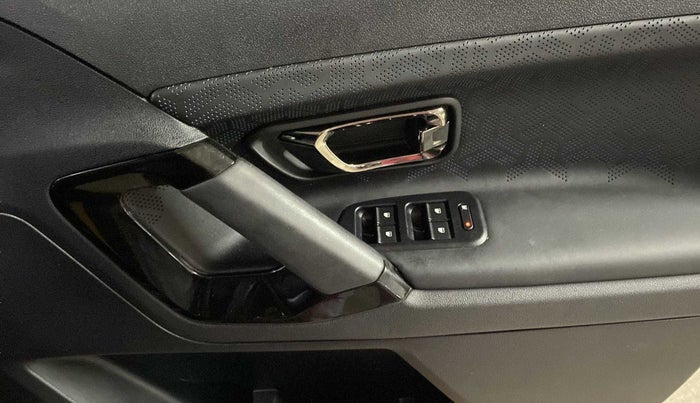 2022 Tata Harrier XZA SUNROOF 2.0L DARK EDITION, Diesel, Automatic, 15,757 km, Driver Side Door Panels Control