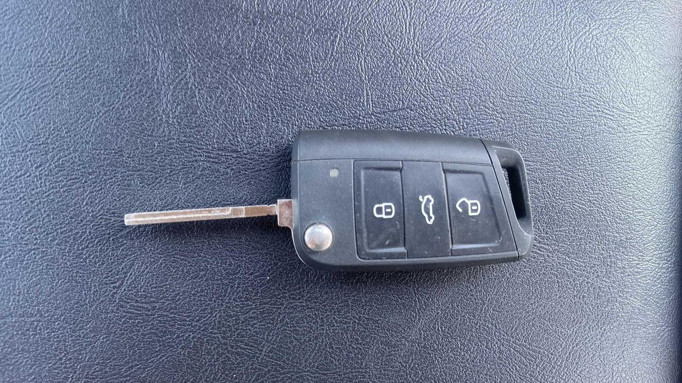 2021 Volkswagen TAIGUN GT 1.5 TSI MT, Petrol, Manual, 9,915 km, Key Close Up