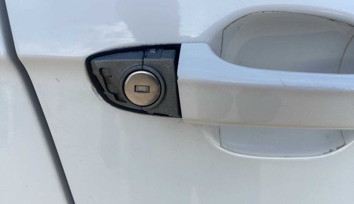2021 Volkswagen TAIGUN GT 1.5 TSI MT, Petrol, Manual, 9,915 km, Driver-side door - Door handle has minor damage