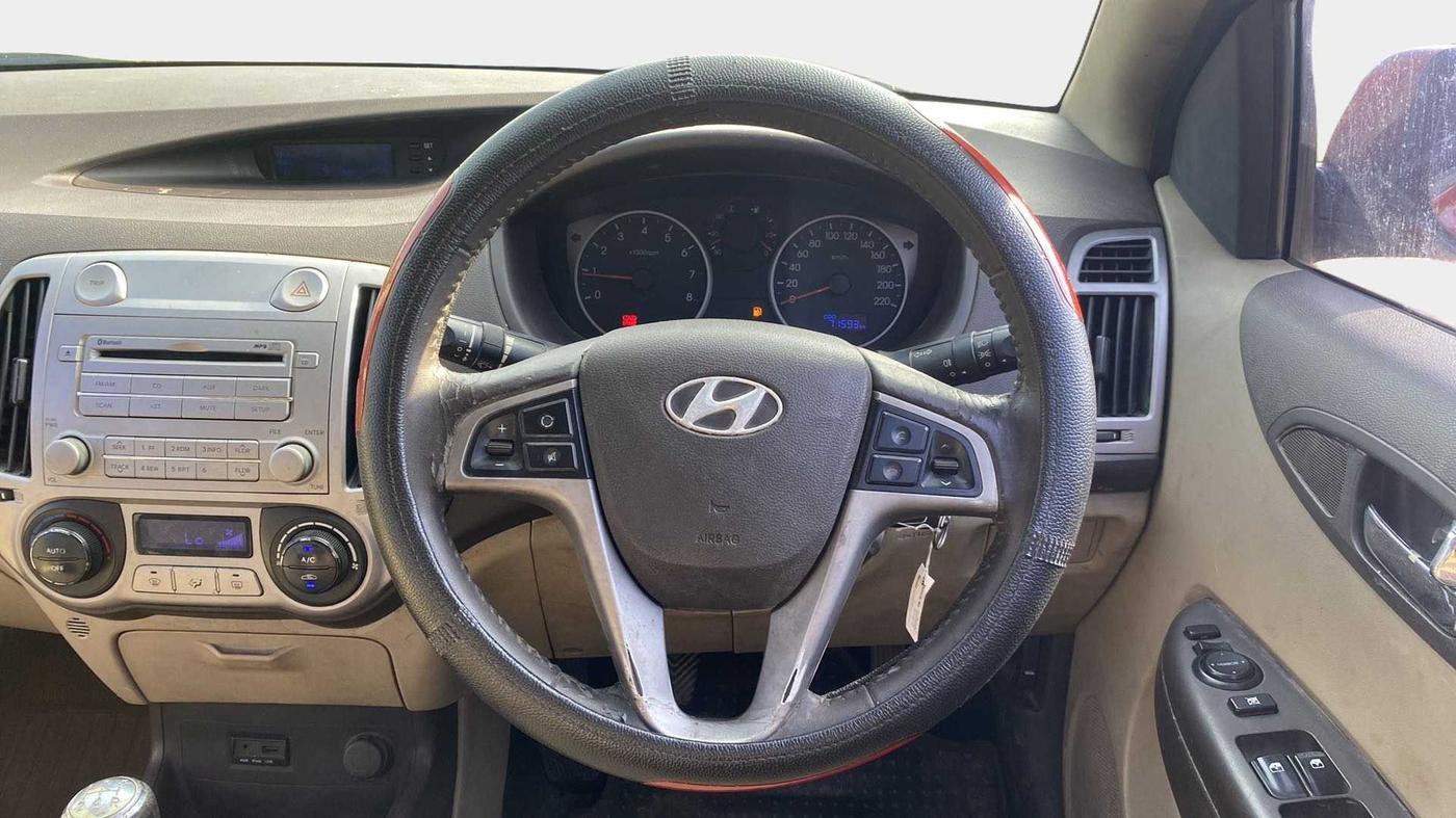 2011 Hyundai i20 SPORTZ 1.2, Petrol, Manual, 71,790 km, Steering Wheel Close Up