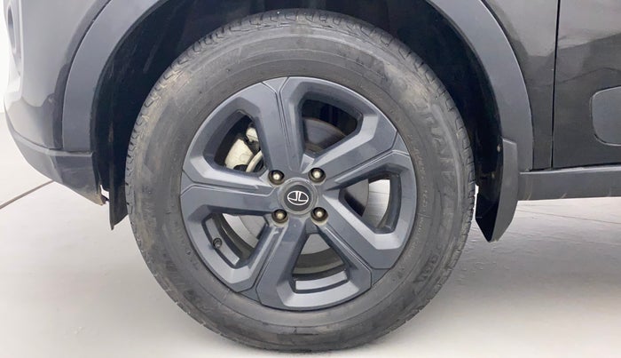 2021 Tata NEXON XZA PLUS DIESEL DARK EDITION, Diesel, Automatic, 29,907 km, Left Front Wheel