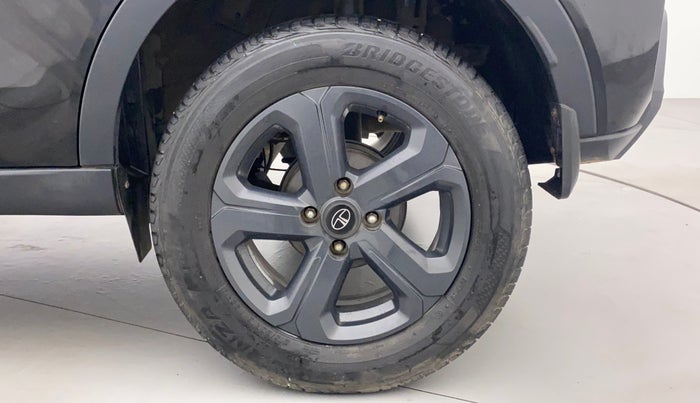 2021 Tata NEXON XZA PLUS DIESEL DARK EDITION, Diesel, Automatic, 29,907 km, Left Rear Wheel