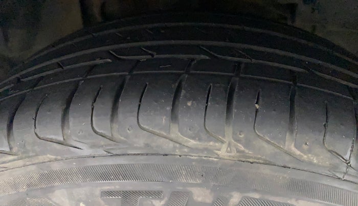 2021 Tata NEXON XZA PLUS DIESEL DARK EDITION, Diesel, Automatic, 29,907 km, Right Front Tyre Tread