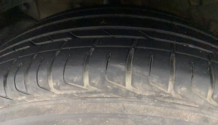 2021 Tata NEXON XZA PLUS DIESEL DARK EDITION, Diesel, Automatic, 29,907 km, Right Rear Tyre Tread