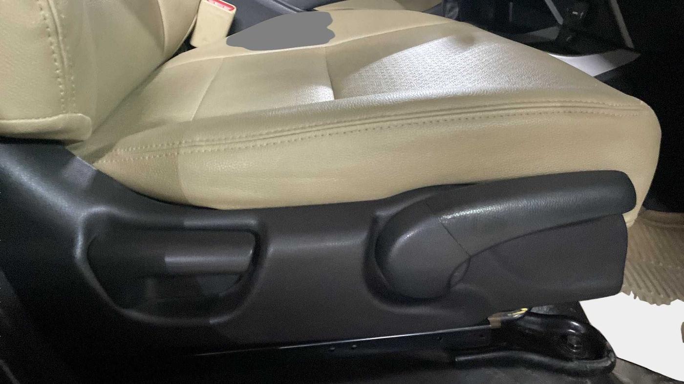 2017 Honda City 1.5L I-VTEC VX, Petrol, Manual, 38,736 km, Driver Side Adjustment Panel