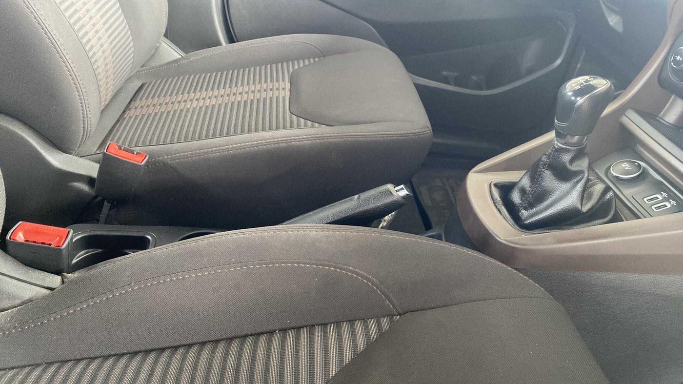 2018 Ford FREESTYLE TITANIUM PLUS 1.2 PETROL, Petrol, Manual, 68,737 km, Gear Lever
