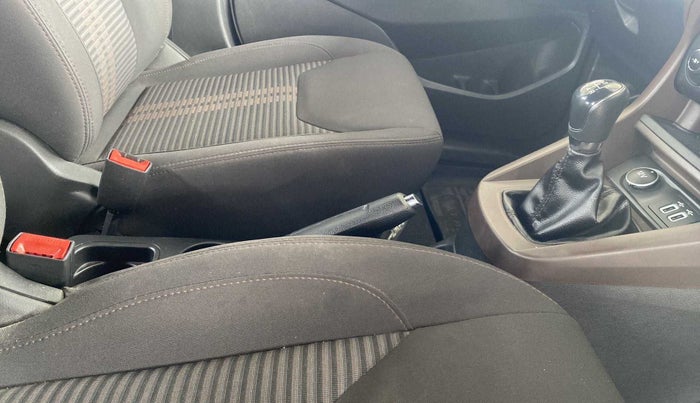 2018 Ford FREESTYLE TITANIUM PLUS 1.2 PETROL, Petrol, Manual, 68,737 km, Gear Lever