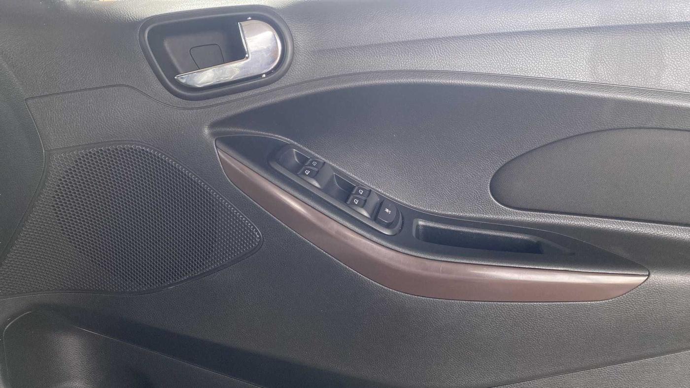 2018 Ford FREESTYLE TITANIUM PLUS 1.2 PETROL, Petrol, Manual, 68,737 km, Driver Side Door Panels Control