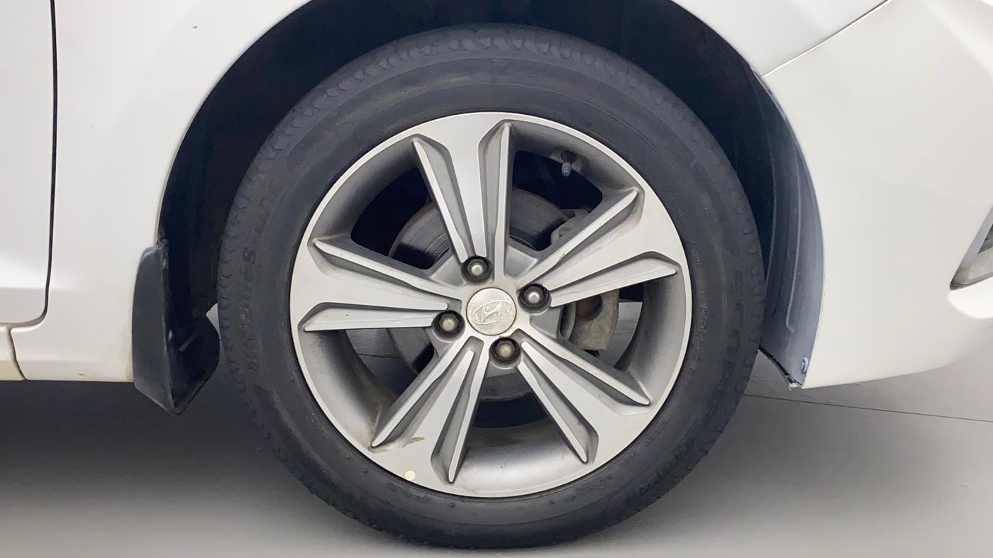 2018 Hyundai Verna 1.6 CRDI SX + AT, Diesel, Automatic, 62,553 km, Right Front Wheel