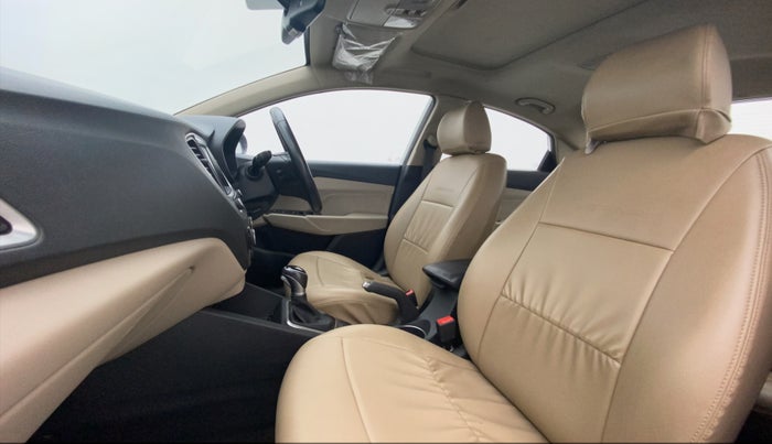 2018 Hyundai Verna 1.6 CRDI SX + AT, Diesel, Automatic, 62,553 km, Right Side Front Door Cabin