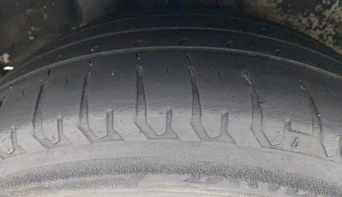 2018 Hyundai Verna 1.6 CRDI SX + AT, Diesel, Automatic, 62,553 km, Right Rear Tyre Tread