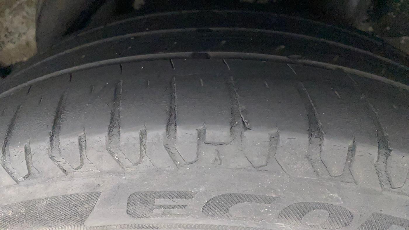 2018 Hyundai Verna 1.6 CRDI SX + AT, Diesel, Automatic, 62,553 km, Left Rear Tyre Tread