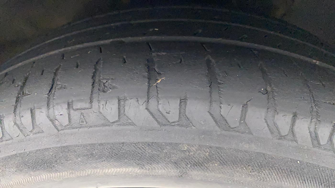 2018 Hyundai Verna 1.6 CRDI SX + AT, Diesel, Automatic, 62,553 km, Right Front Tyre Tread