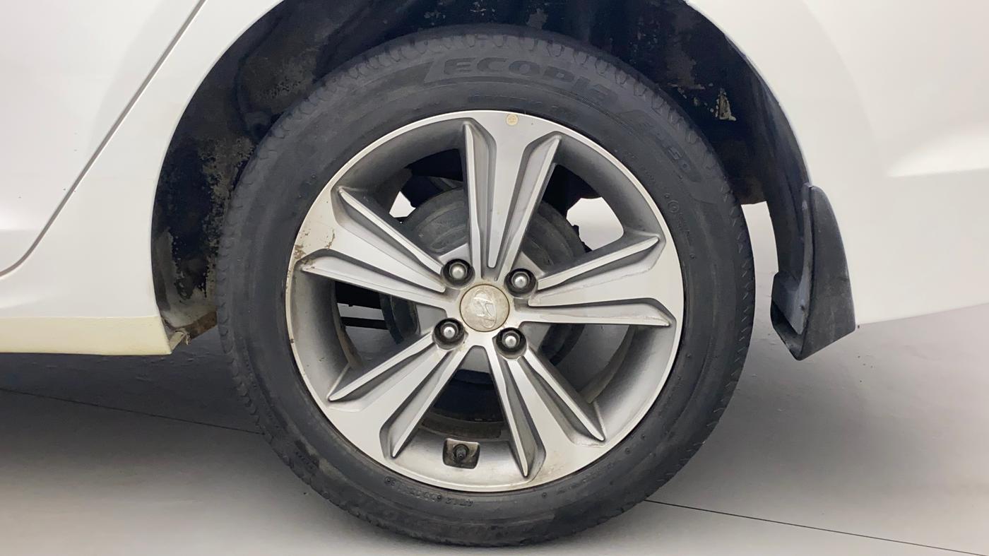2018 Hyundai Verna 1.6 CRDI SX + AT, Diesel, Automatic, 62,553 km, Left Rear Wheel