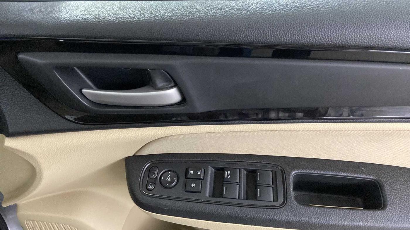 2018 Honda Amaze 1.2L I-VTEC V CVT, Petrol, Automatic, 8,960 km, Driver Side Door Panels Control