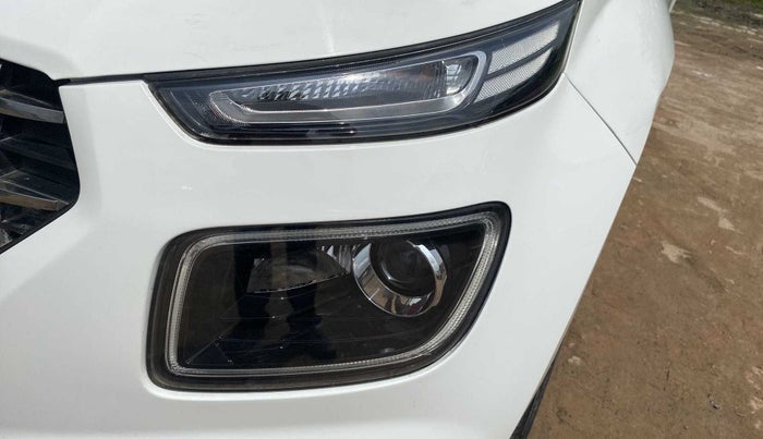2019 Hyundai VENUE SX PLUS 1.0 TURBO DCT, Petrol, Automatic, 32,153 km, Left headlight - Minor scratches