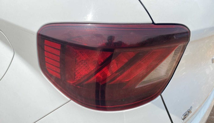 2019 Hyundai VENUE SX PLUS 1.0 TURBO DCT, Petrol, Automatic, 32,153 km, Left tail light - Minor scratches