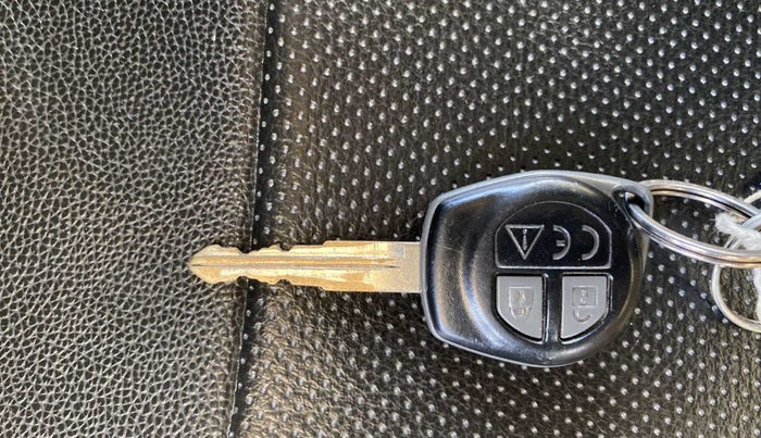 2018 Maruti Ciaz SIGMA DIESEL 1.3, Diesel, Manual, 74,088 km, Key Close Up