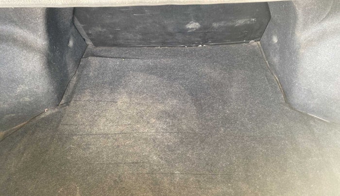 2018 Maruti Ciaz SIGMA DIESEL 1.3, Diesel, Manual, 74,088 km, Boot Inside