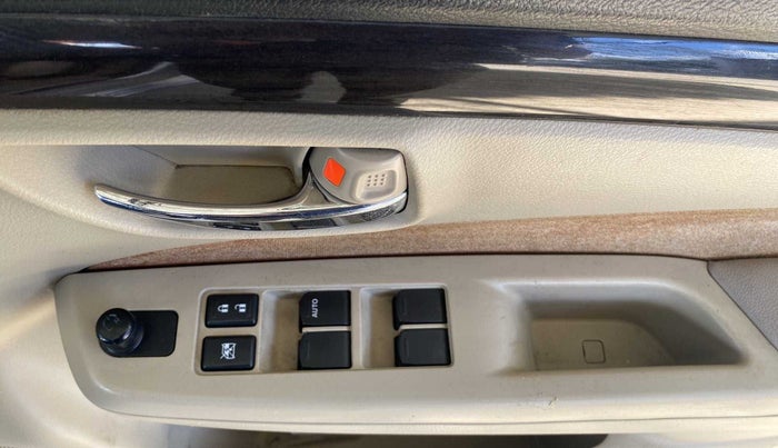 2018 Maruti Ciaz SIGMA DIESEL 1.3, Diesel, Manual, 74,088 km, Driver Side Door Panels Control